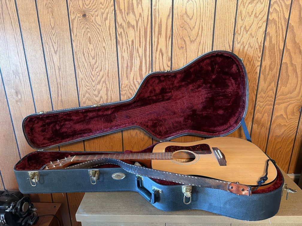Guild acoustic guitar w/hard case