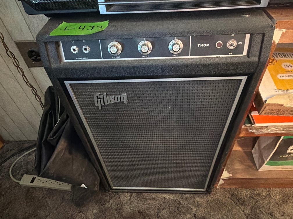 Gibson base amplifier