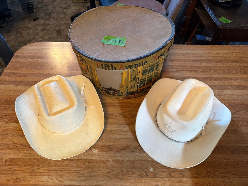 Casey Tibbs sighned ladies Longhorn felt western hat,