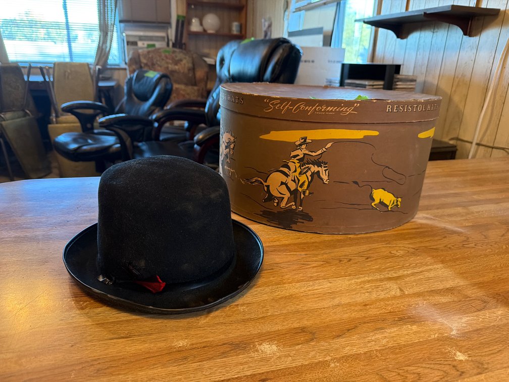 Benay felt hat w/resistol hat box