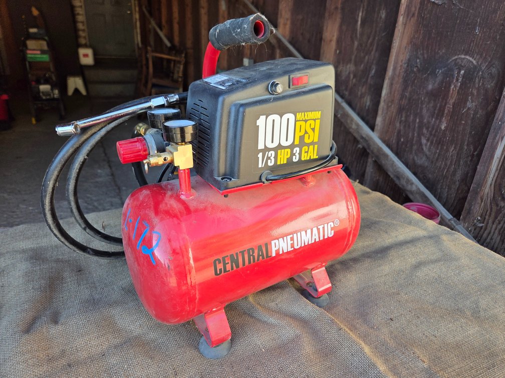 Central Pneumatic direct drive small air compressor