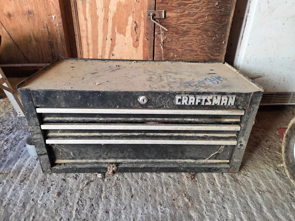 Craftsman middle stack tool box