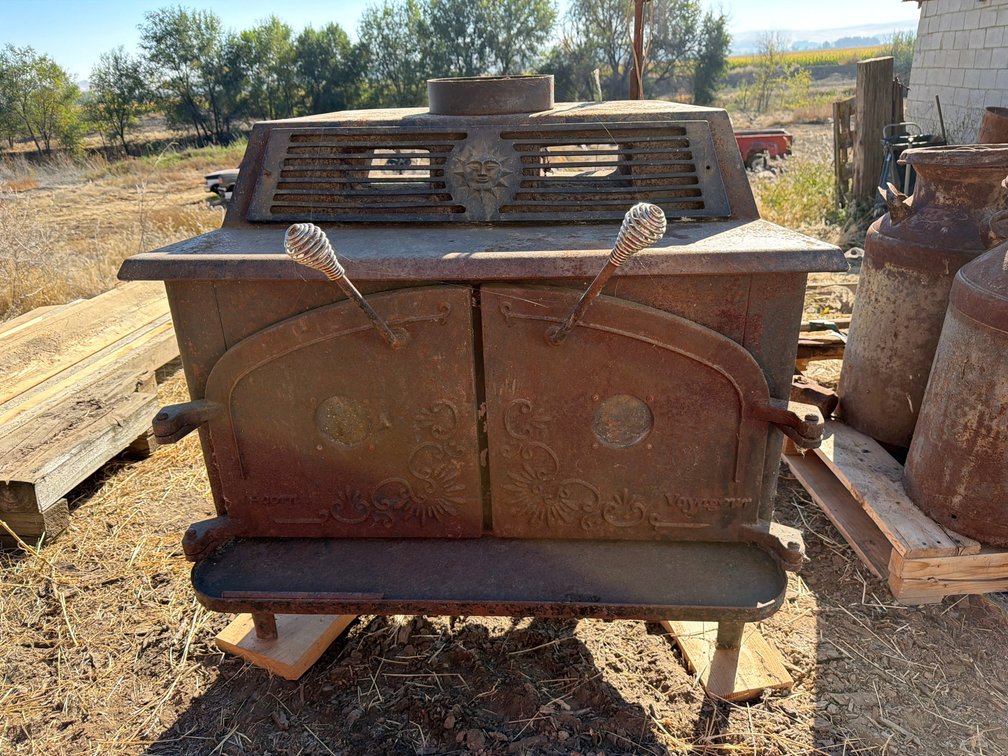 Acorn shop wood stove