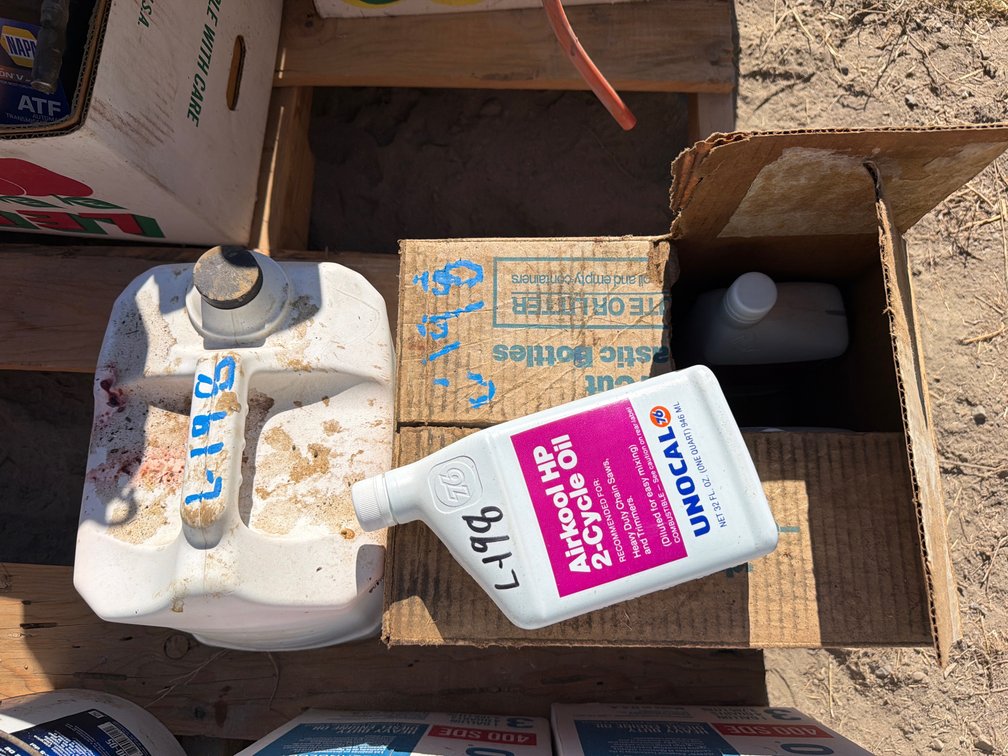 2- stroke and bar oil