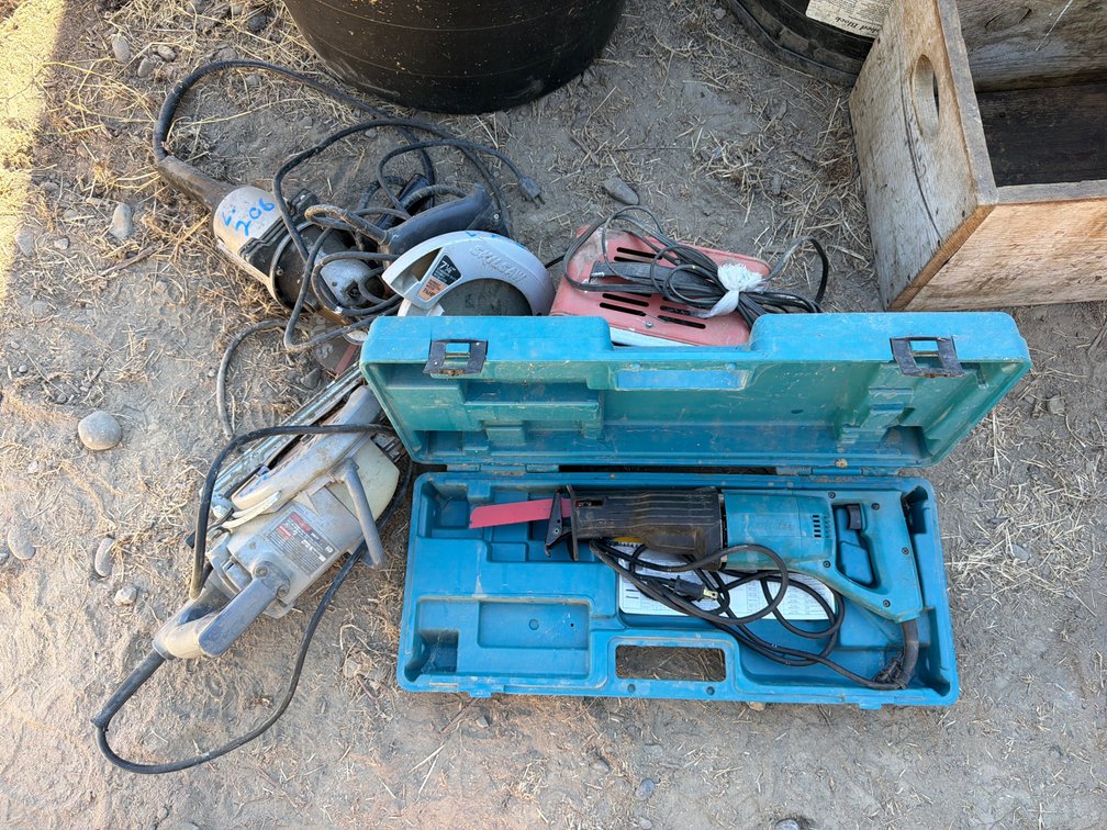 Makita sawsall, corded tools