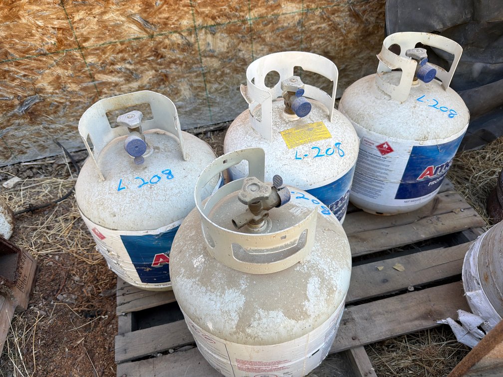 4 5 gal. propane tanks