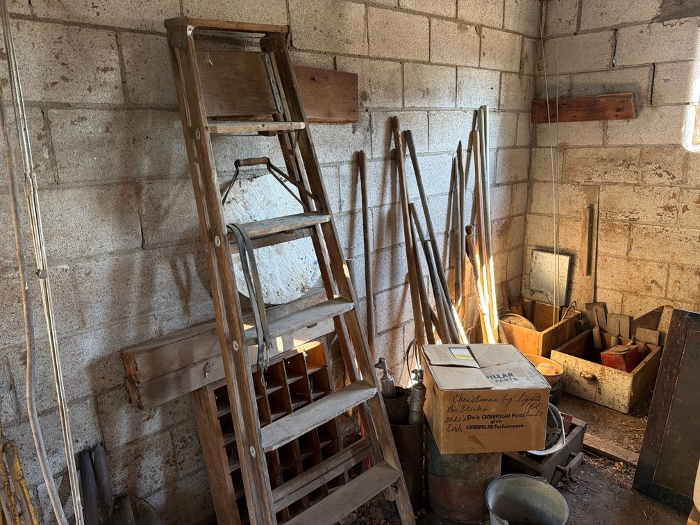 wood ladder, hand tools, mowing machine parts