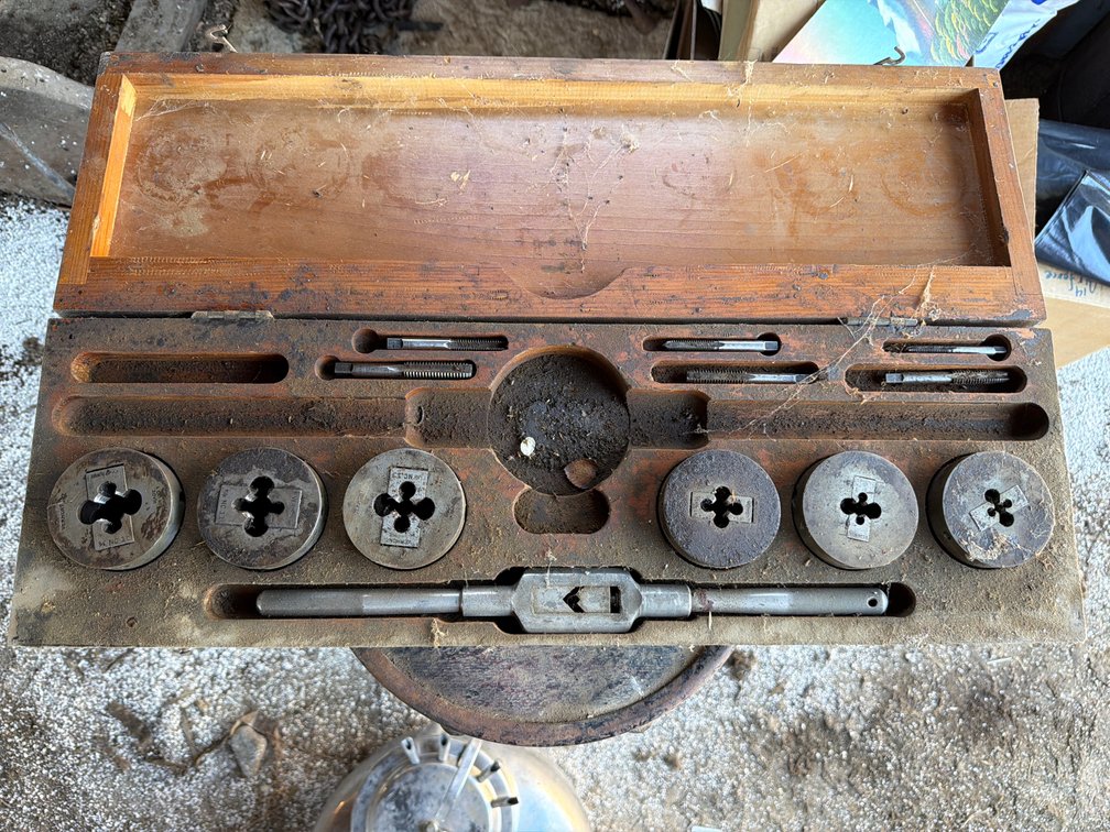 Vermont US tap die set
