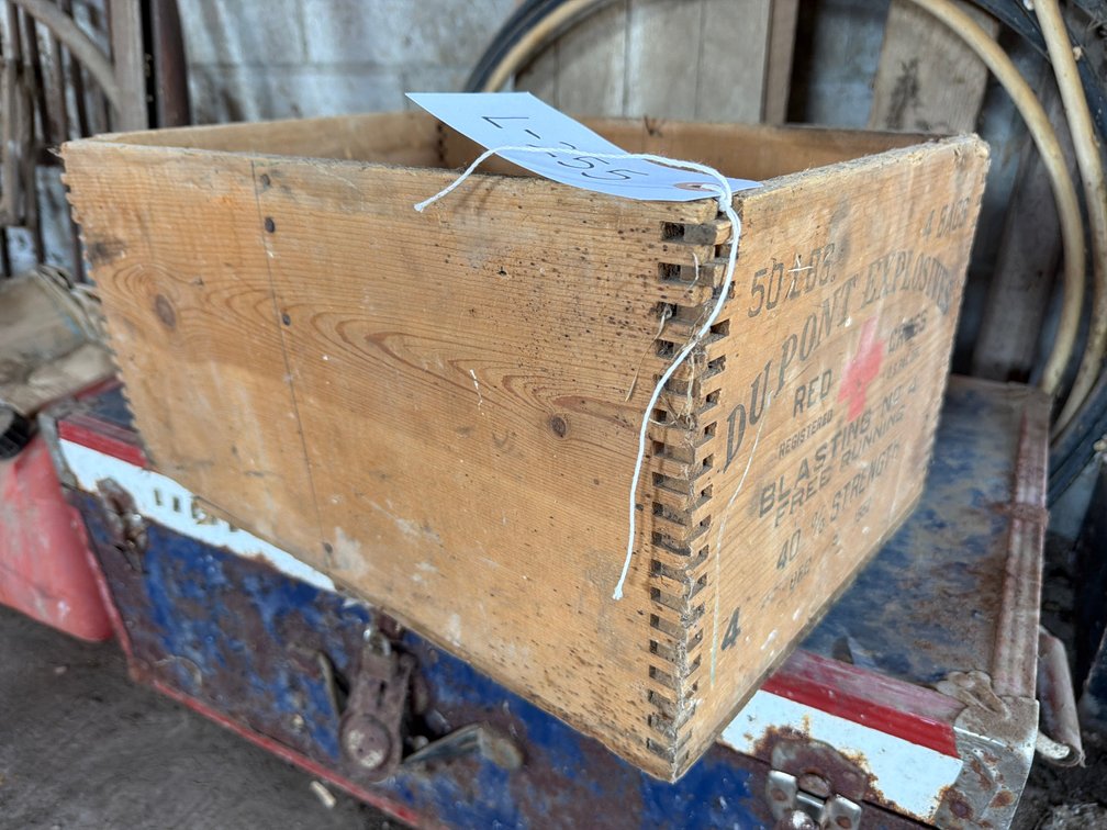 Du Pont wooden explosive box