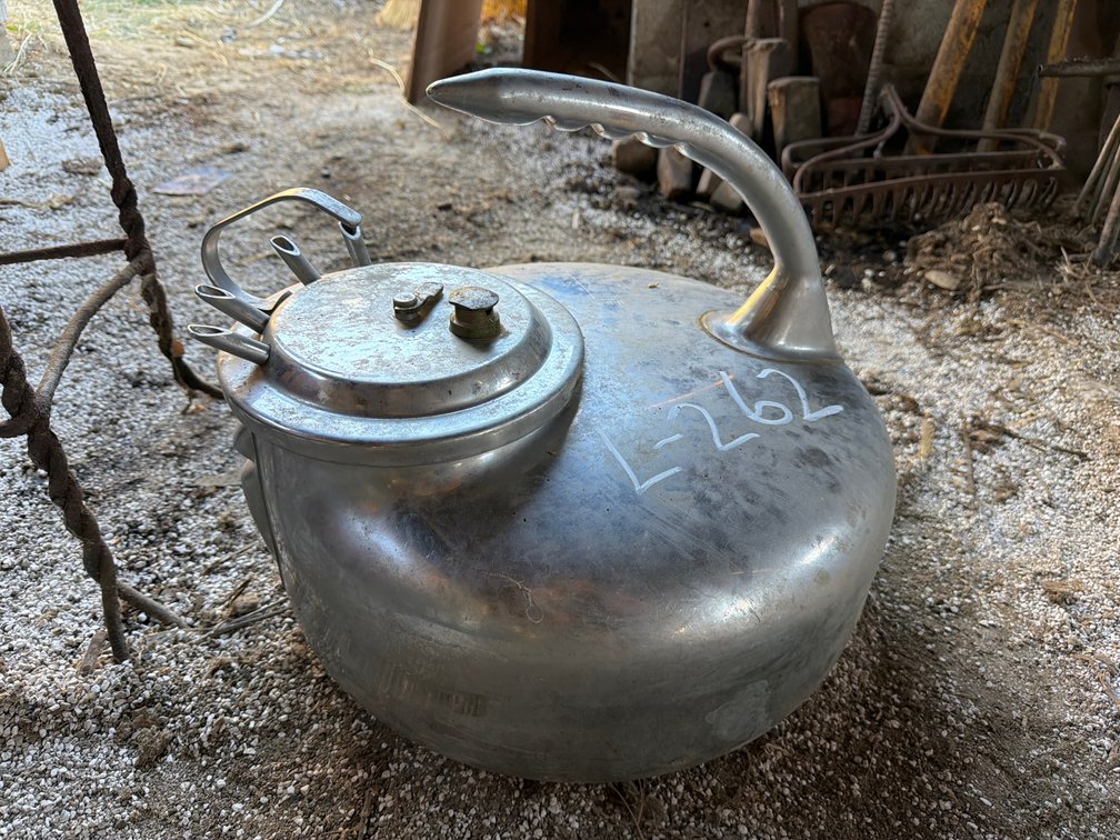 Surge milker bucket