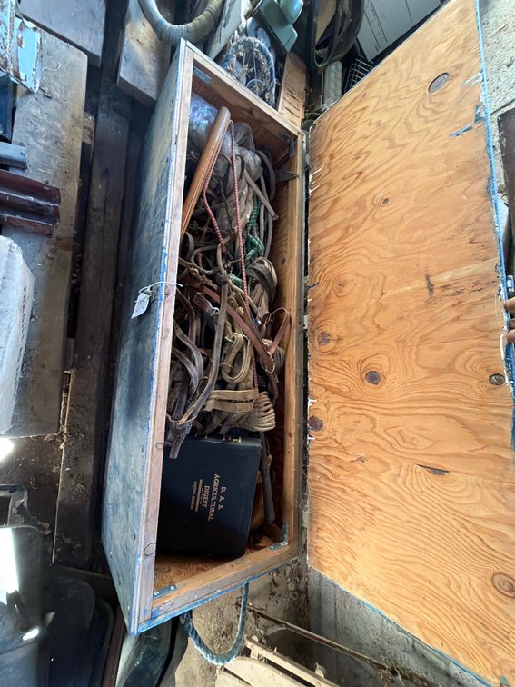 FFA show box w/tack