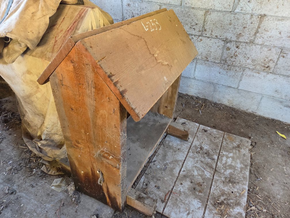 2- wood saddle stands