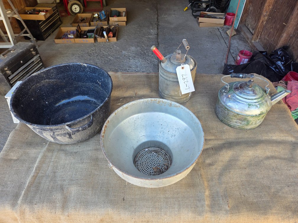 tea pot, porcelain pot, gas can