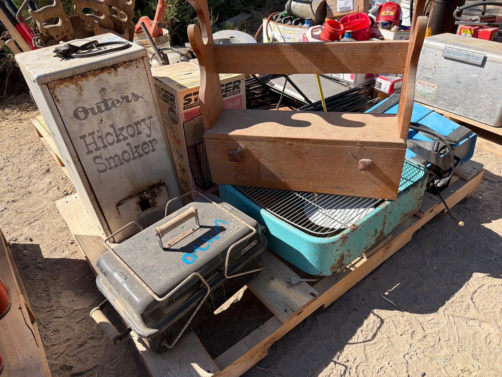 smoker, fans, bug zapper, chairs, gun rack