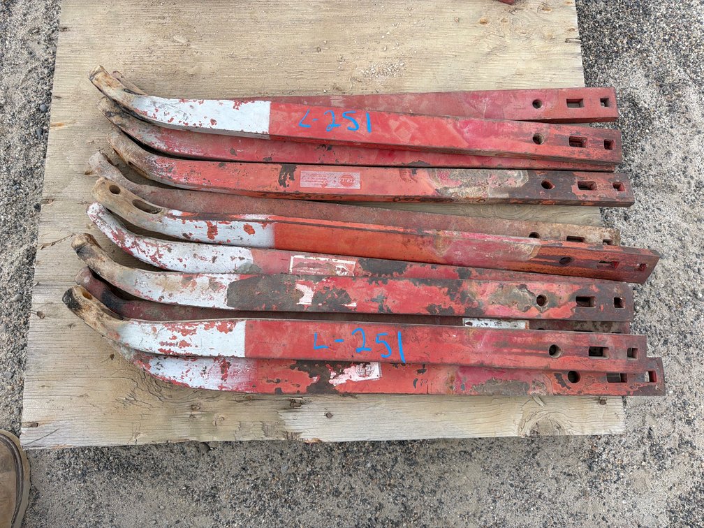 11 Acme double hole shanks