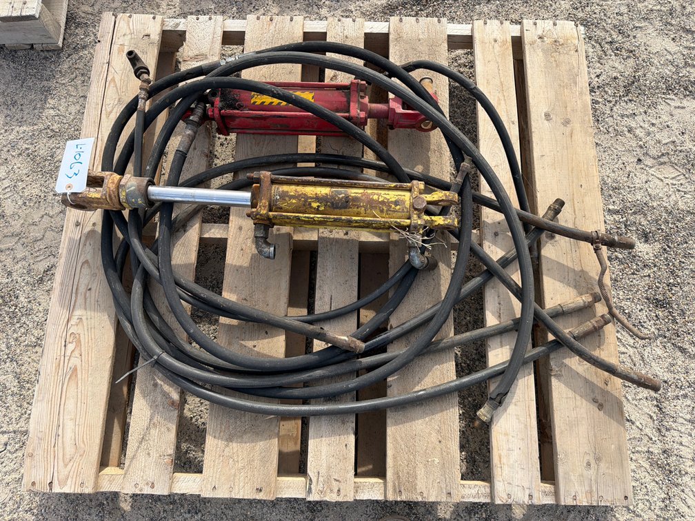 2- hyd. cylinders w/hose