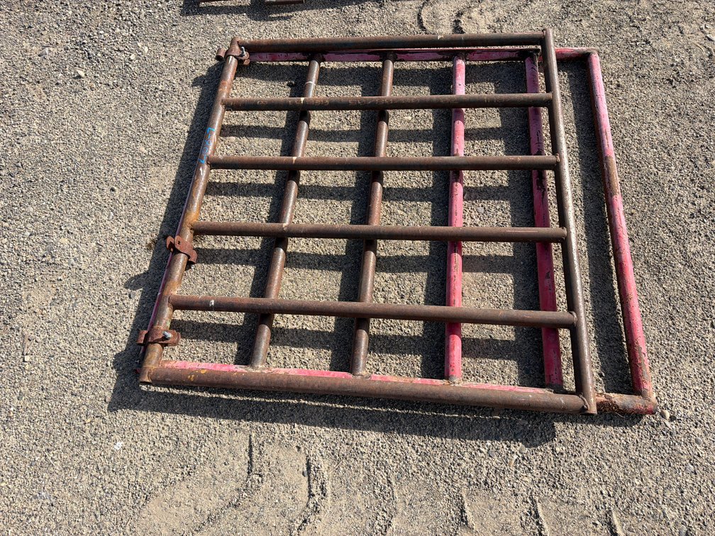 2- 4' stock panles