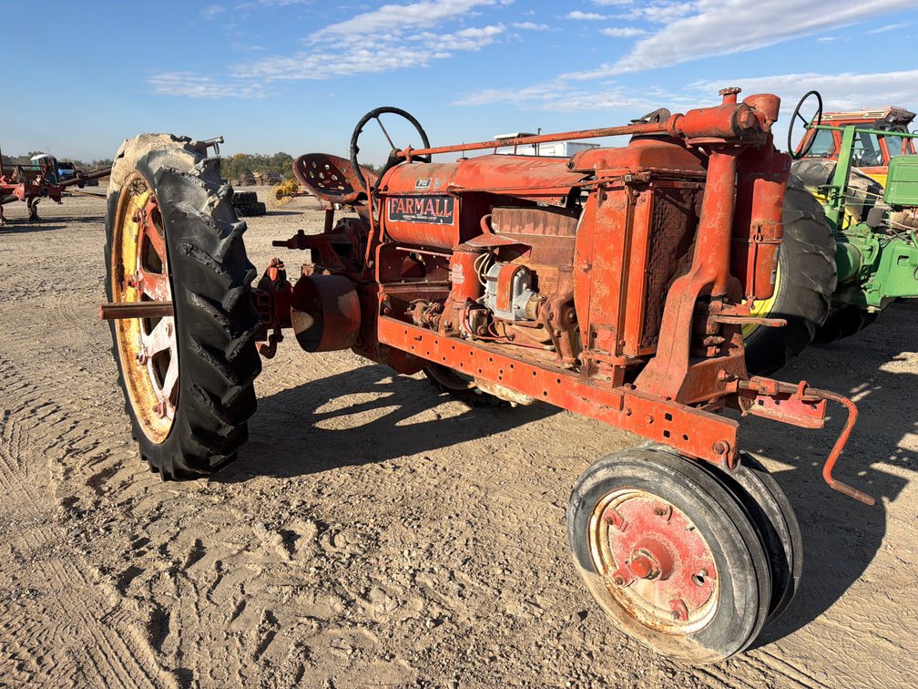 Farmall F12 tractor NON RUNNING