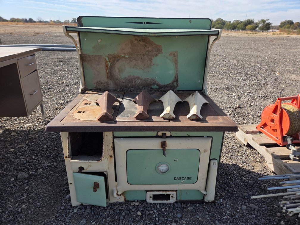 Cascade cast iron stove