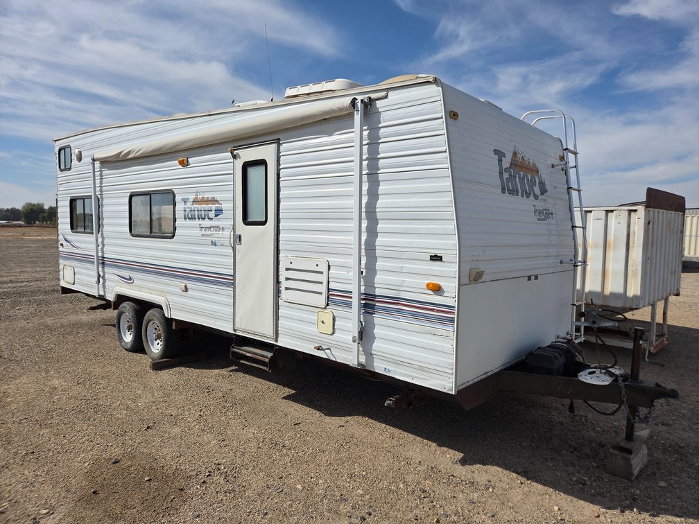 2002 Tahoe Transport, 26', tandem axle camper trailer, 4XTTN26292C132015