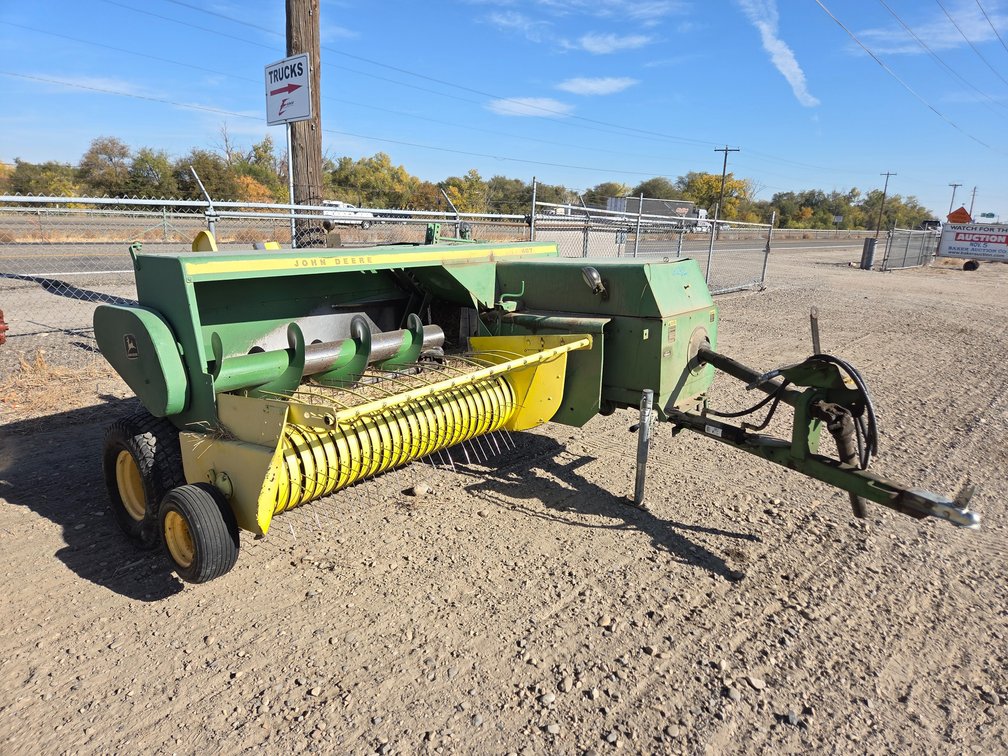 John Deere 467 pto baler