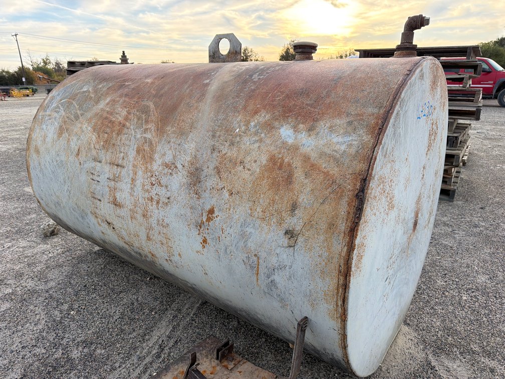 500 gal. fuel tank