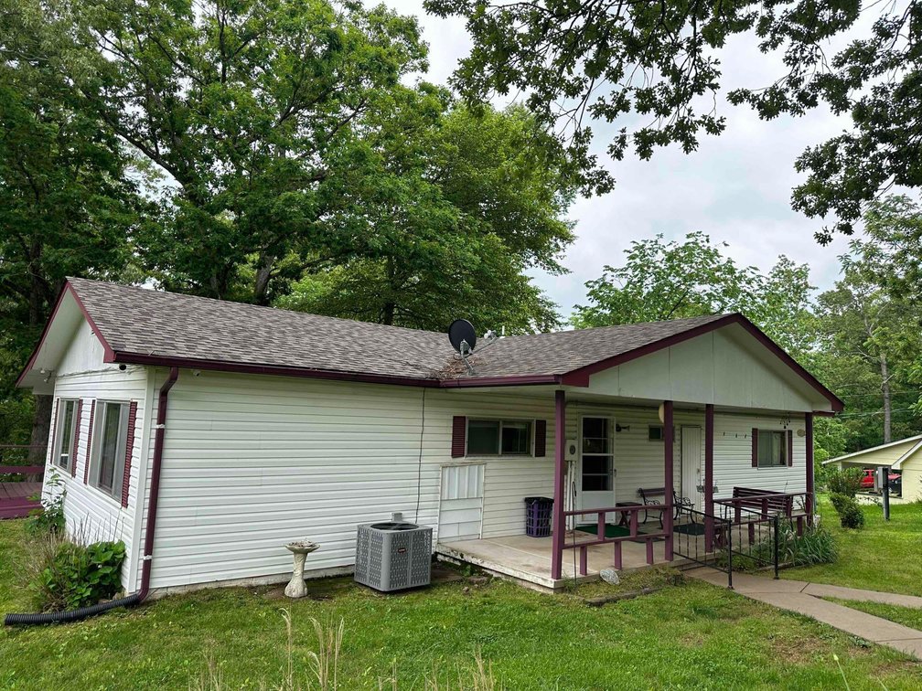 Image for Real Estate Auction with Lake View and Boat Slips