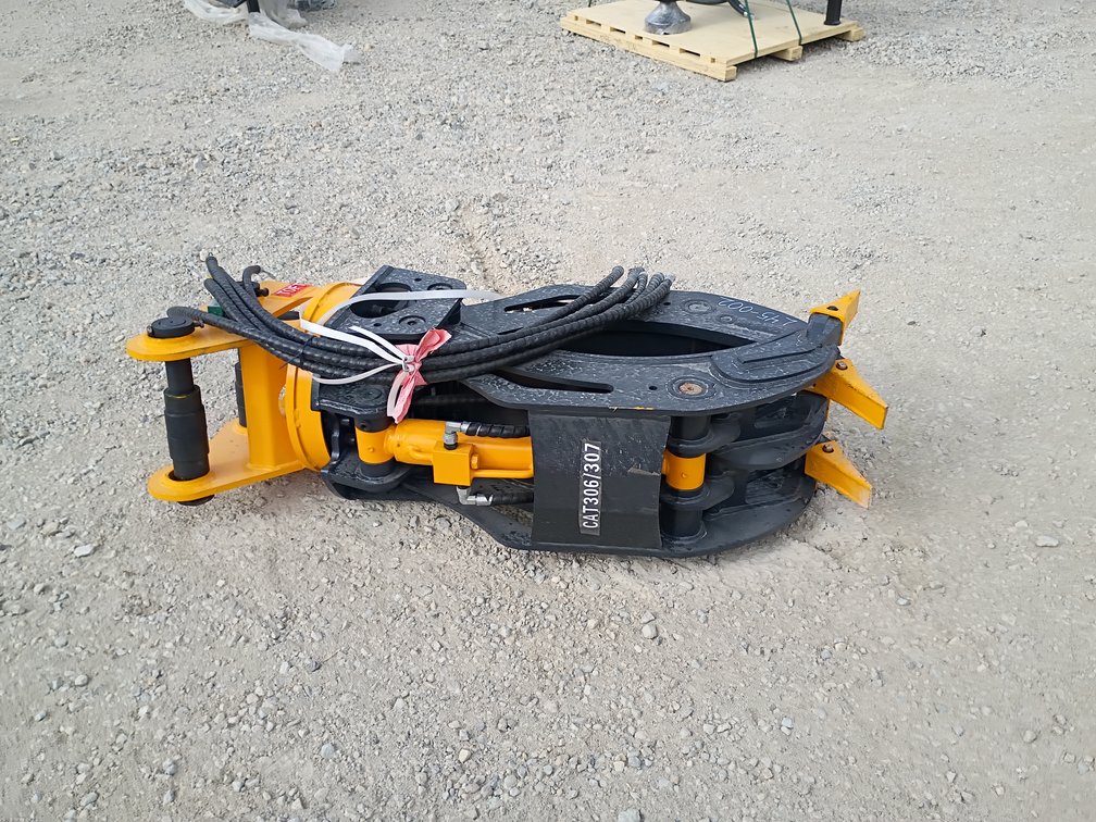 TOFT Rotating Grapple Excavator Attachment
