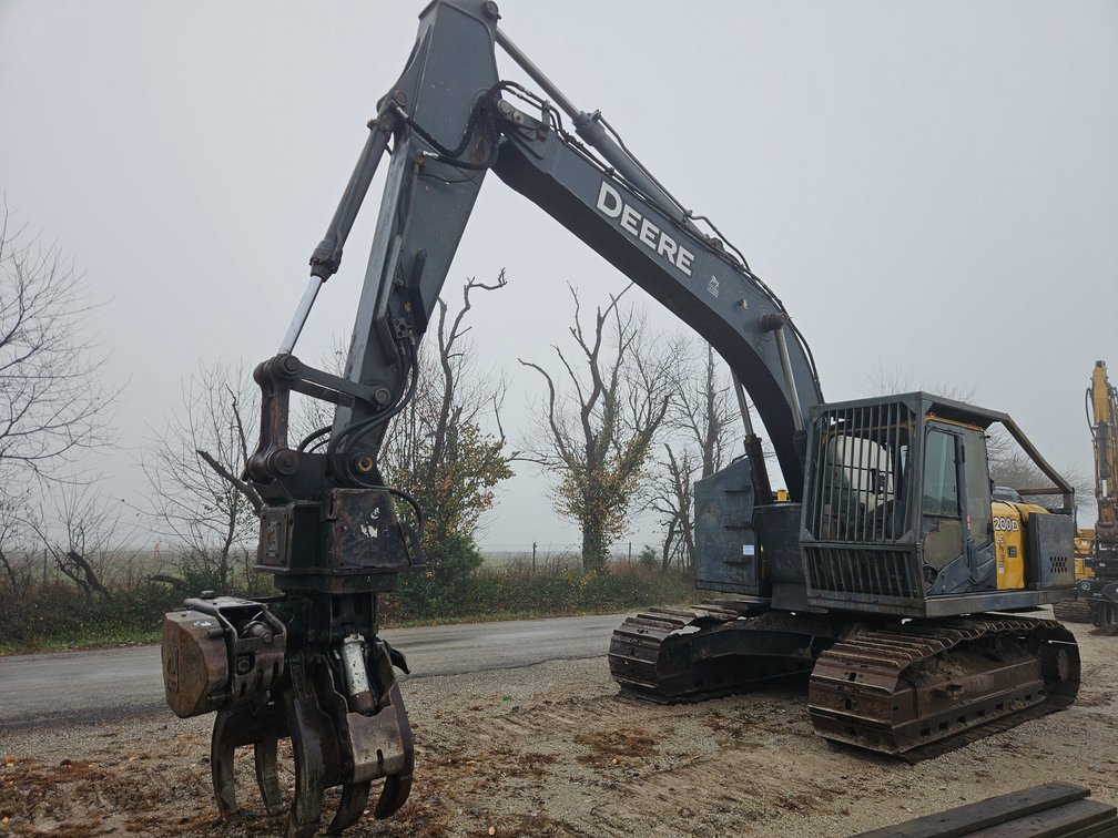 2010 John Deere 200D LC Excavator