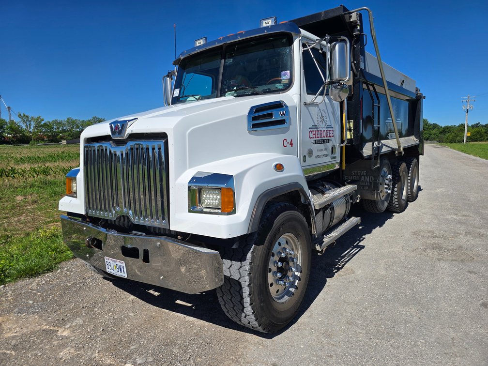 2018 Western Star Trucks 4700 Tri-Axle dump truck