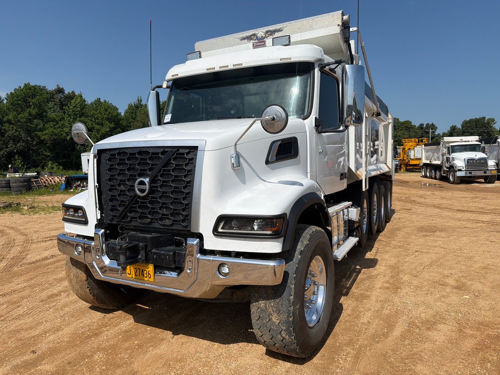 2022 Volvo VHD Quad Axel Dump Truck