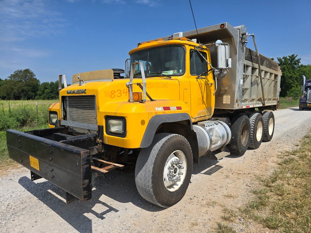 2002 Mack RD688S Tri Axle Dump Truck