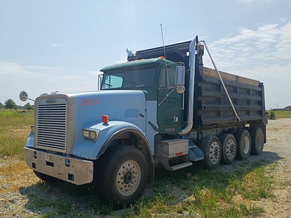 2003 Freightliner FLD120SD Dump Truck (nonrunner)