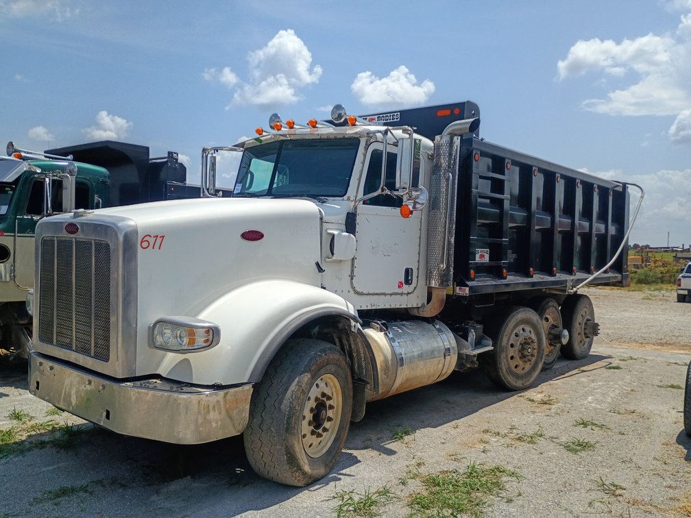 2014 Peterbilt 367 Tri-axle Dump Truck (nonrunner)
