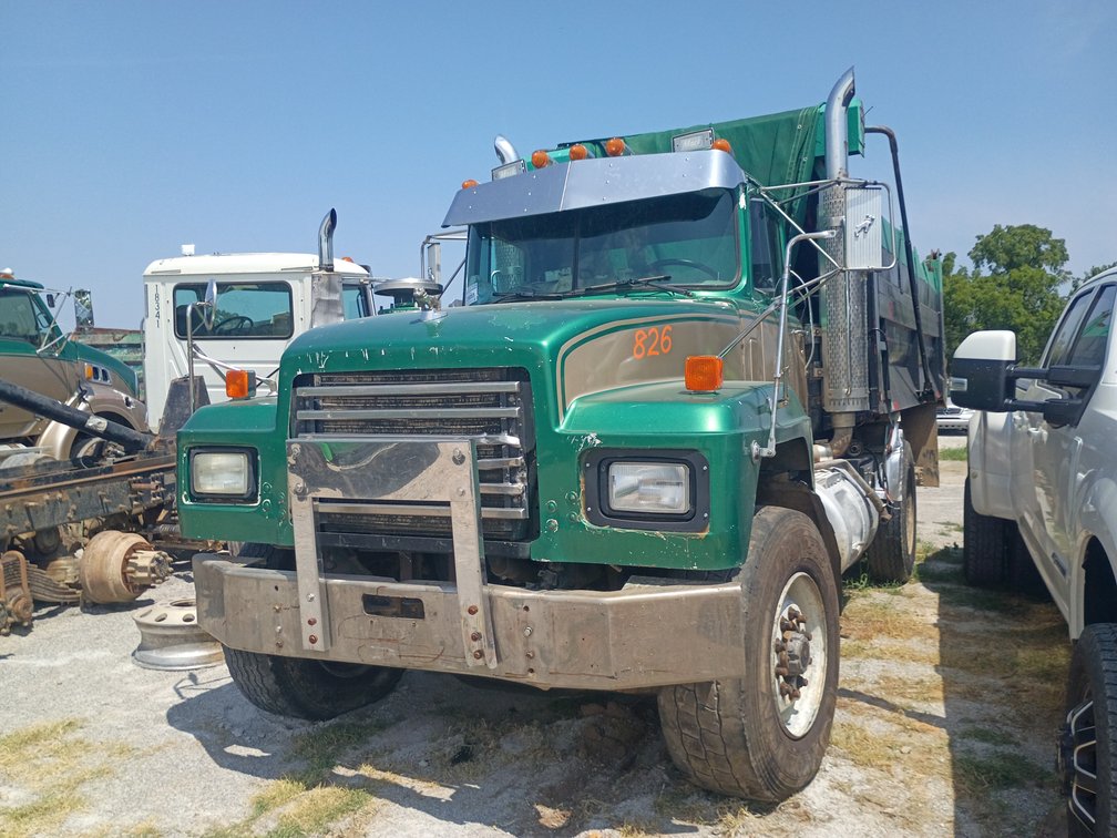 1997 Mack RD688S Tri-axle Dump Truck (nonrunner)