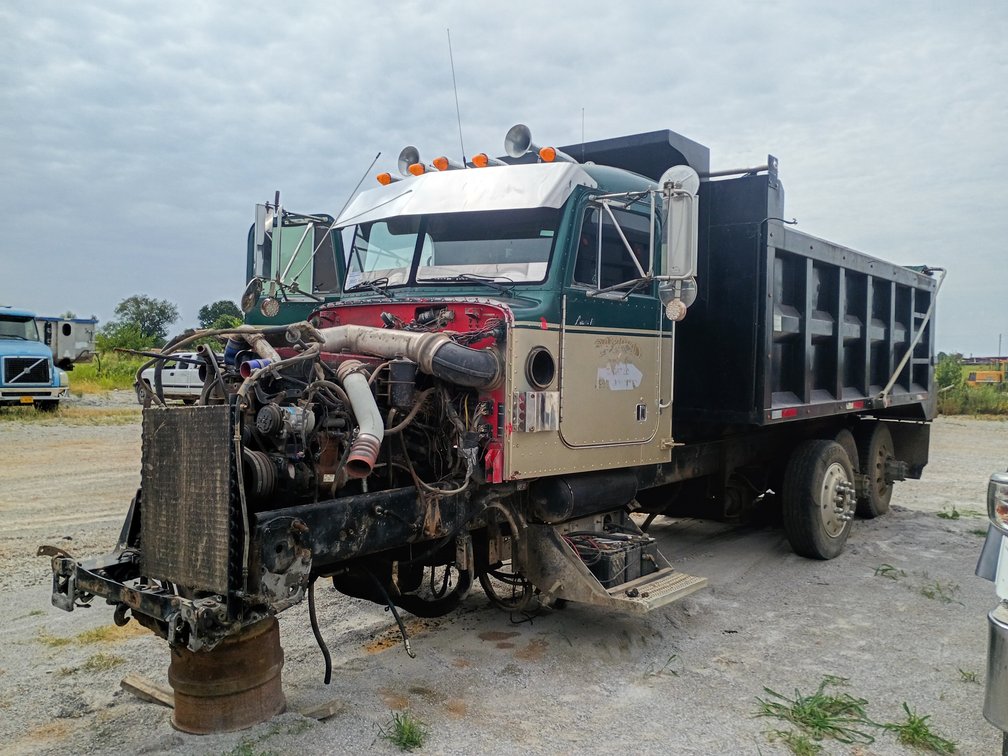 1997 Peterbilt 379 Tri-axle Dump Truck (nonrunner)