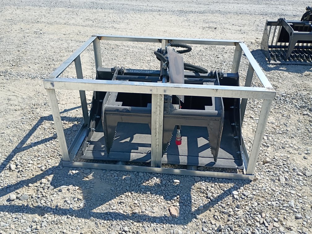 Landhonor Grapple Bucket Mini Skid Steer Attachment