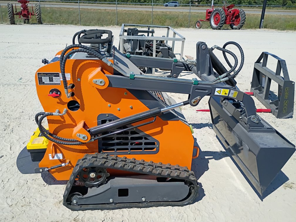 2026 Landhonor ME380 Mini Skid Steer