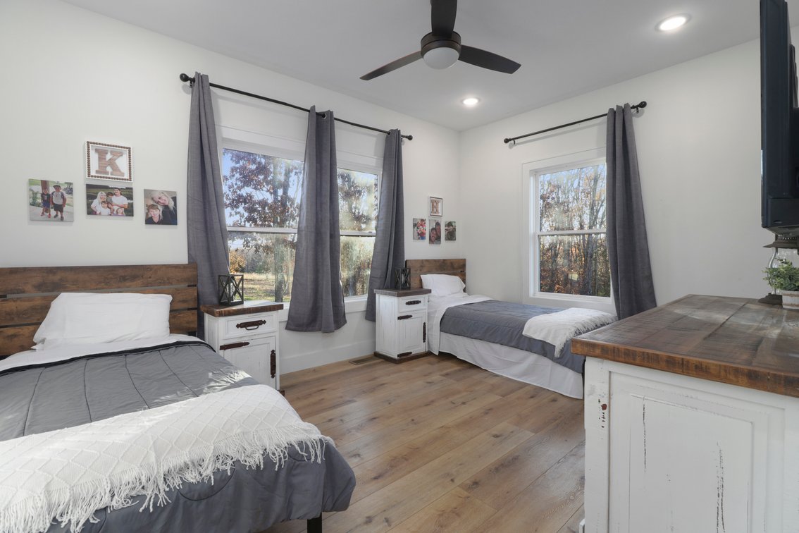 Image for Outstanding Real Estate Auction