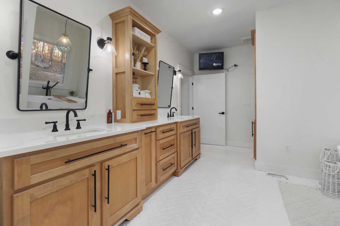 Image for Outstanding Real Estate Auction
