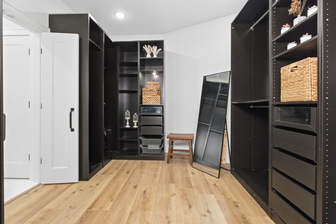 Image for Outstanding Real Estate Auction