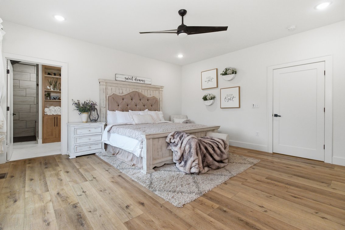 Image for Outstanding Real Estate Auction
