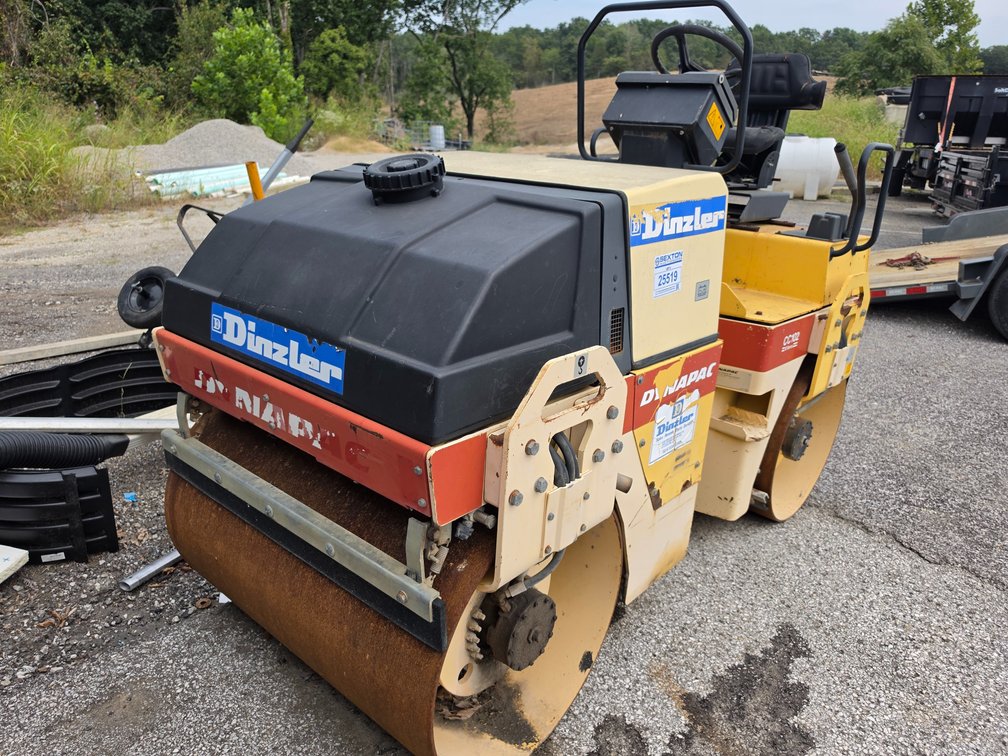 2002 Dynamic Vibratory Compactor