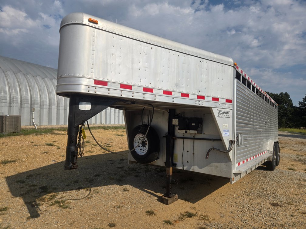 1995 30' Featherlite Trailer