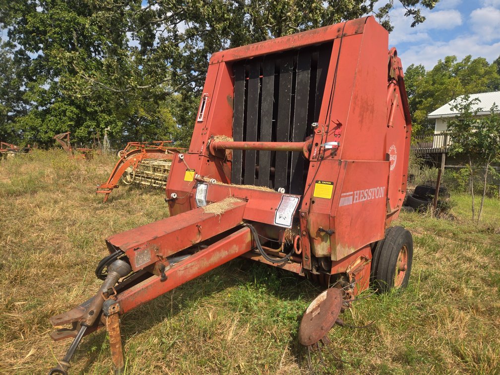 1986 Hesston 5540 Baler