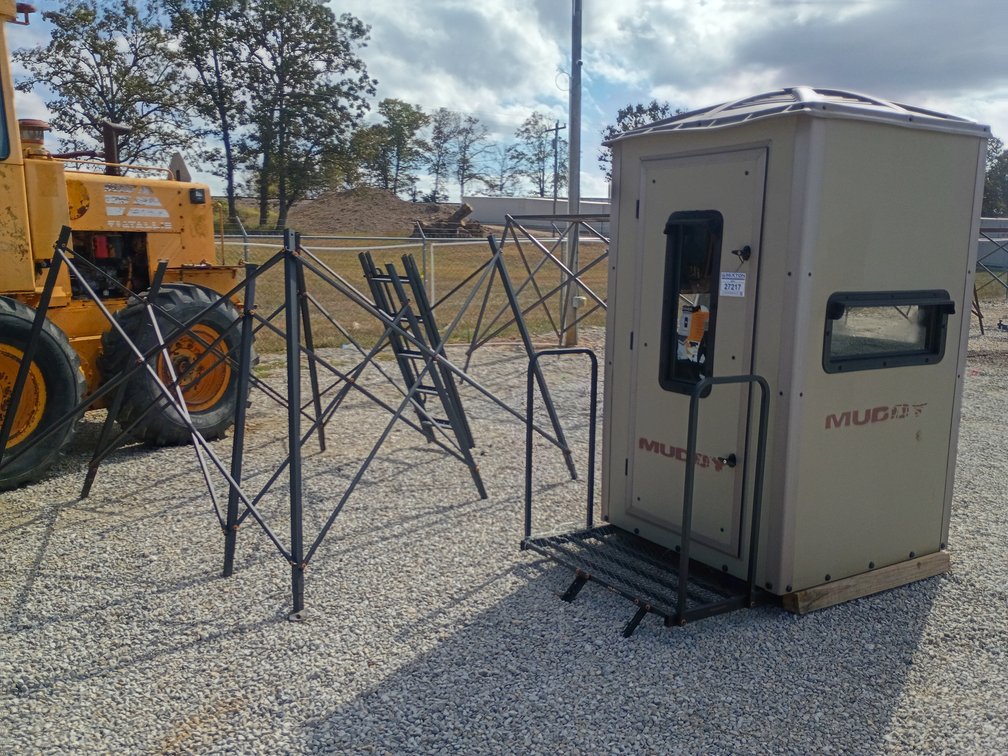 Muddy Elevated Hunting Blind