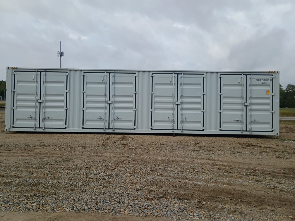 40ft Container [damaged]