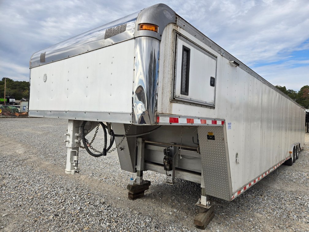 2000 44' Pace American Trailer