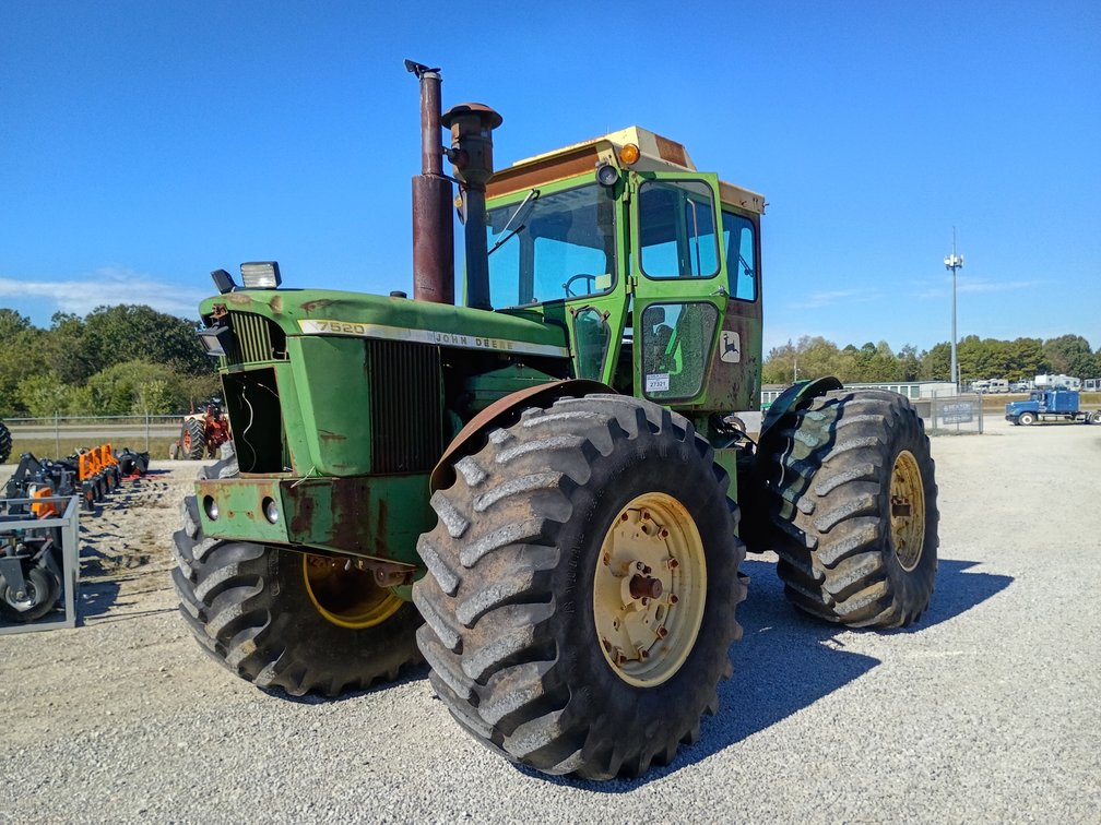 1974 John Deere 7520 Tractor