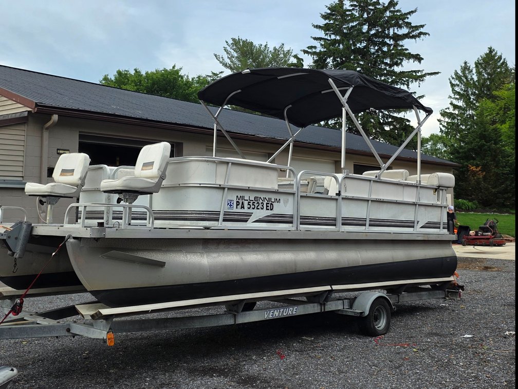 Millennium 20’ Aluminum Pontoon